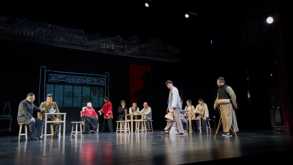 沉浸式曲艺舞台剧《小羊圈胡同》首演,致敬老舍经典 沉浸式曲艺舞台剧《小羊圈胡同》首演,致敬老舍经典