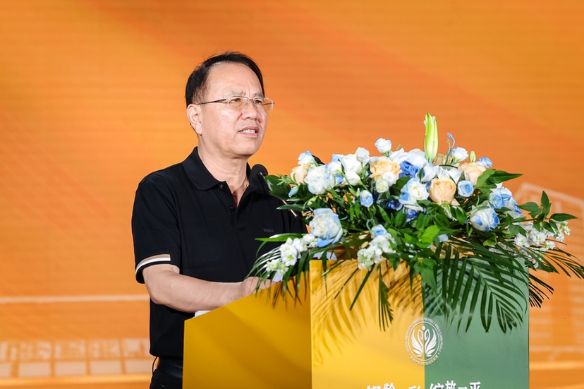 全国中老年时尚风采展演“长城之夜”晚会闪耀居庸关