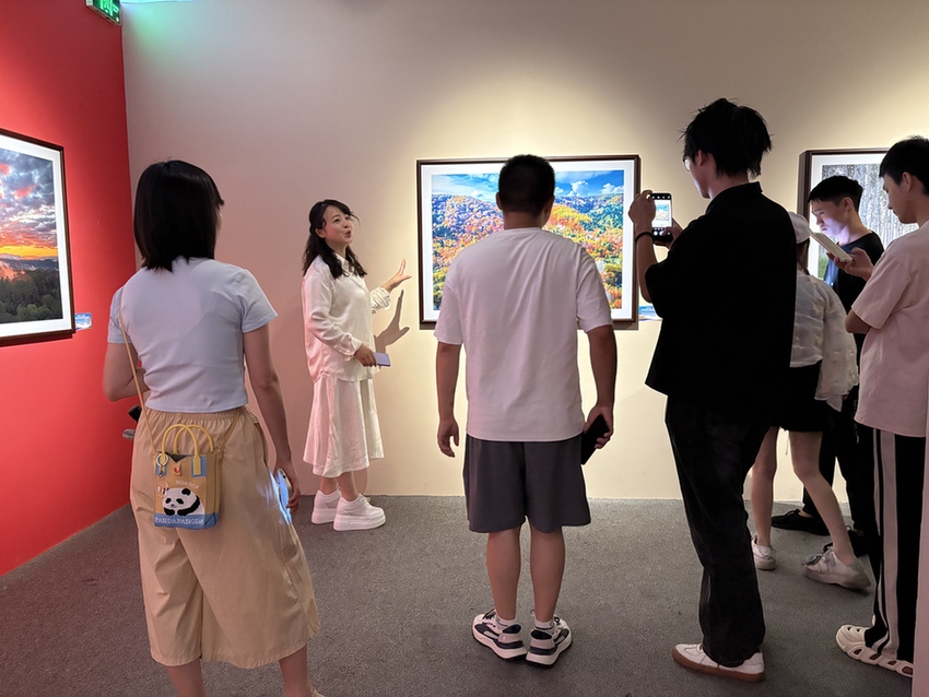 “大美伊春·魅力丰林”四季风光摄影作品展走进成都