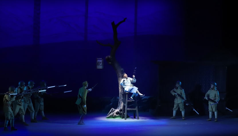 深圳粤剧《驼哥的旗》赴京展演受好评