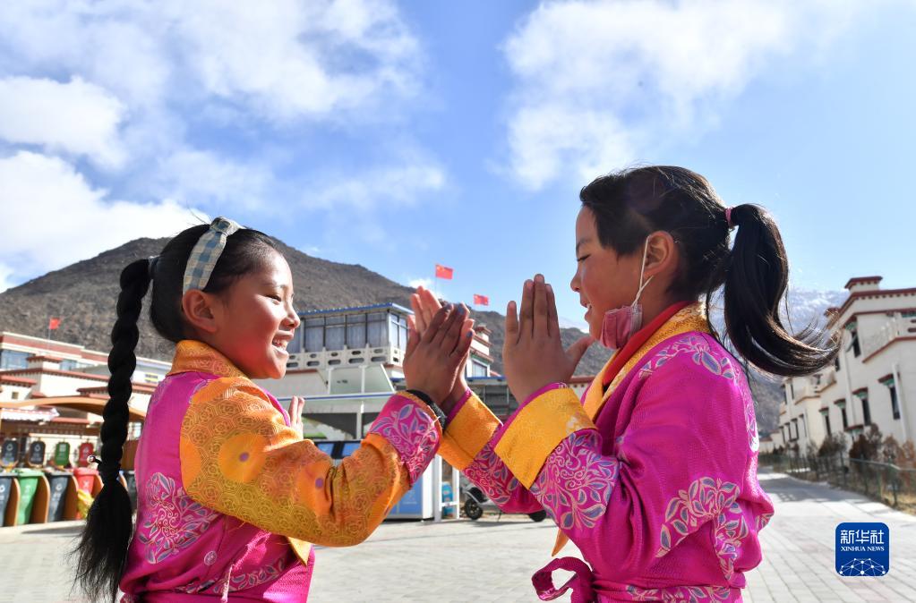 搬迁牧民喜迎藏历新年