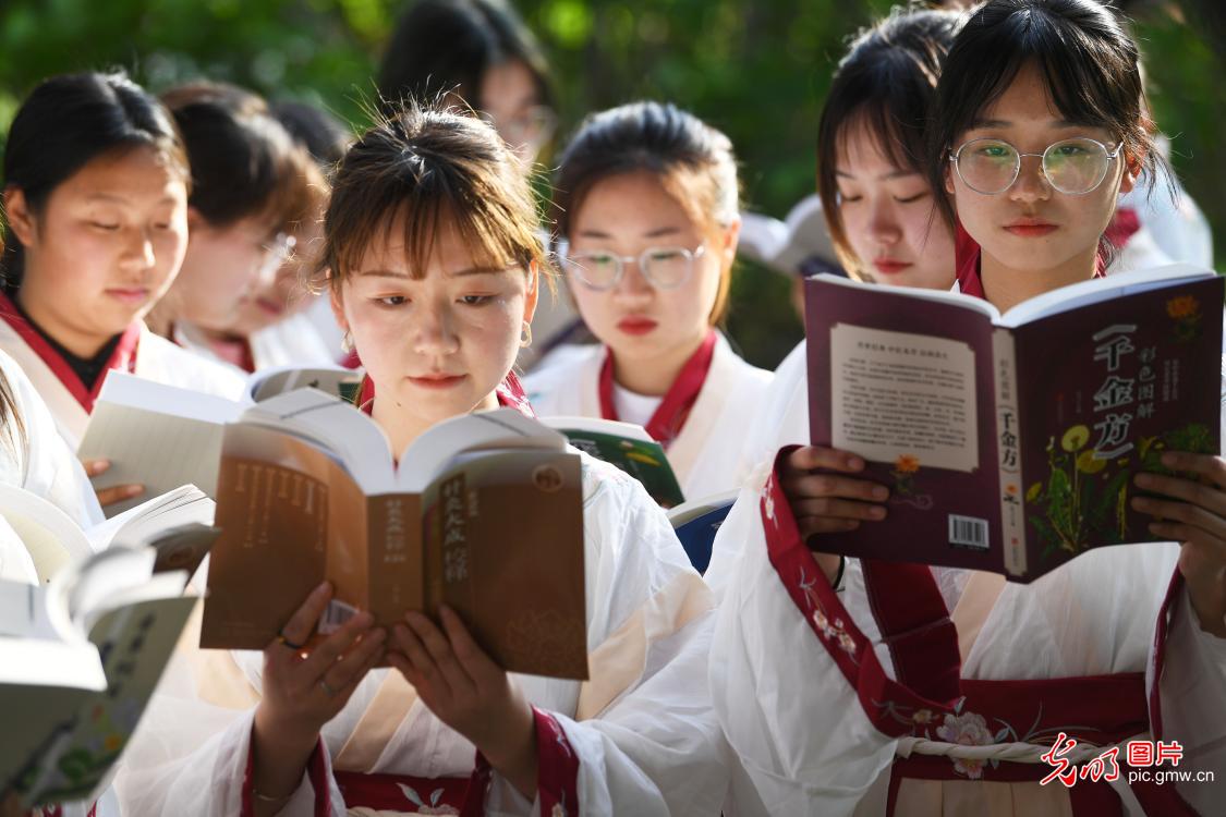 【世界读书日】你阅读的样子真美