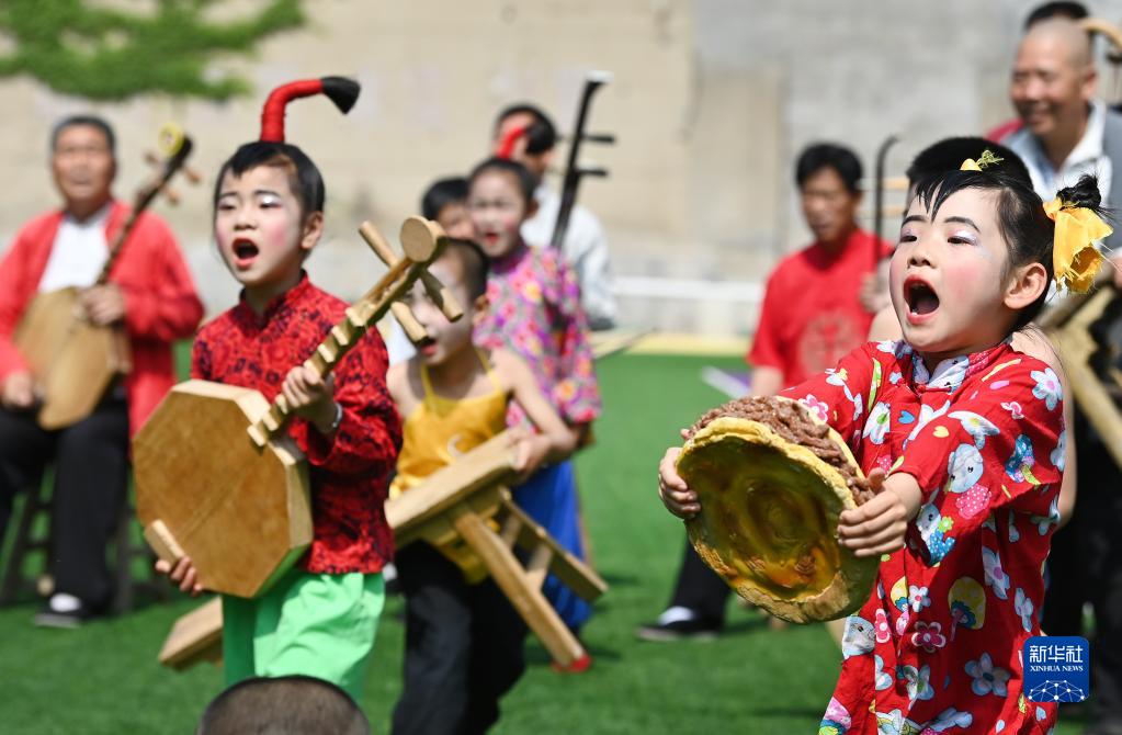 黄河岸边有个“老腔幼儿团”