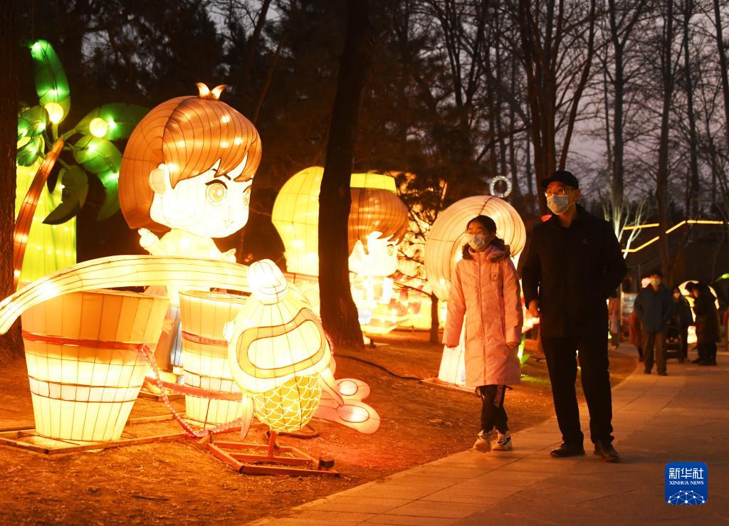 灯会璀璨夜 流光溢彩庆元宵