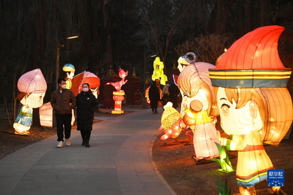 灯会璀璨夜 流光溢彩庆元宵