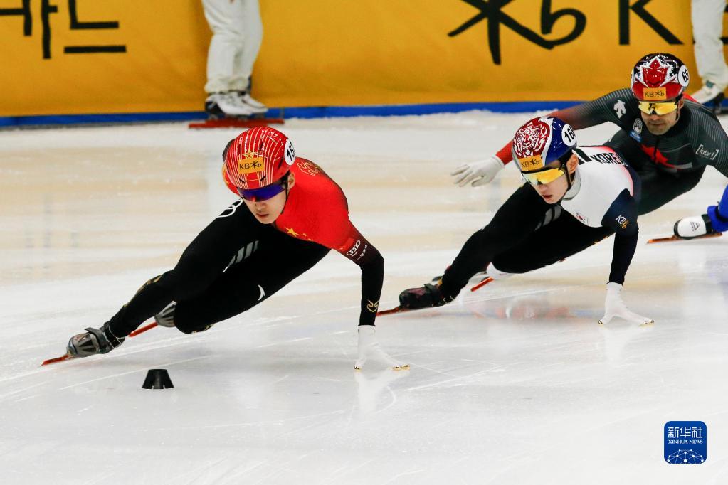 短道速滑——世锦赛：中国队获得男子5000米接力冠军