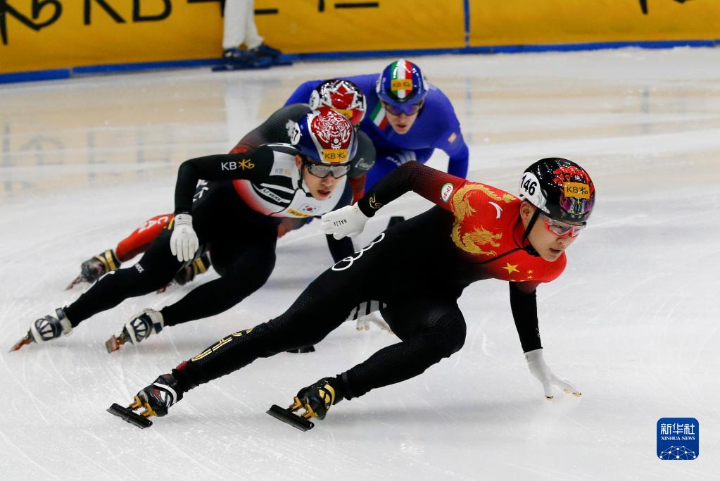 短道速滑——世锦赛：中国队获得男子5000米接力冠军