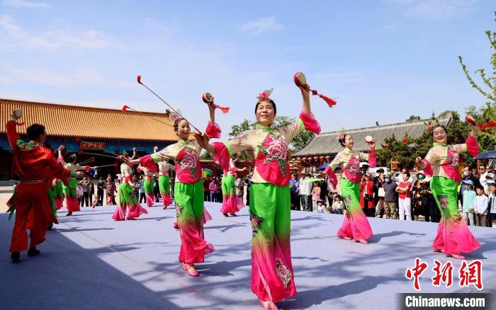 安徽凤阳:非遗艺术进景区 花鼓助旅游