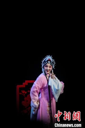 全国戏曲（南方片）会演启幕 经典黄梅戏亮相