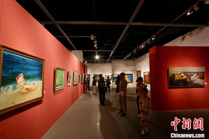 第七届京津冀鲁辽油画作品邀请展在天津开幕 百余幅作品展现“环渤海风采”