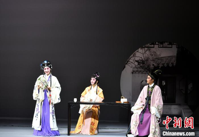 “梅花”领衔展演 福建推出约100场惠民演出