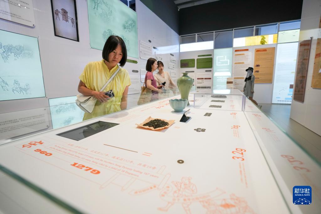 《画游清明上河 ——故宫沉浸艺术展》在渝开展