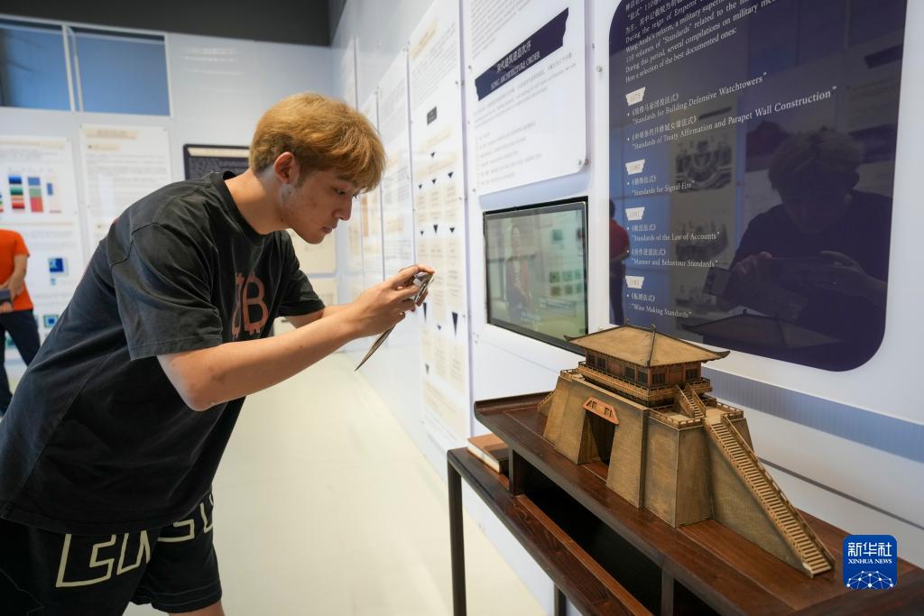 《画游清明上河 ——故宫沉浸艺术展》在渝开展