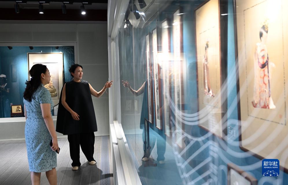 传统织染绣艺术与生活展在北京景山公园开幕