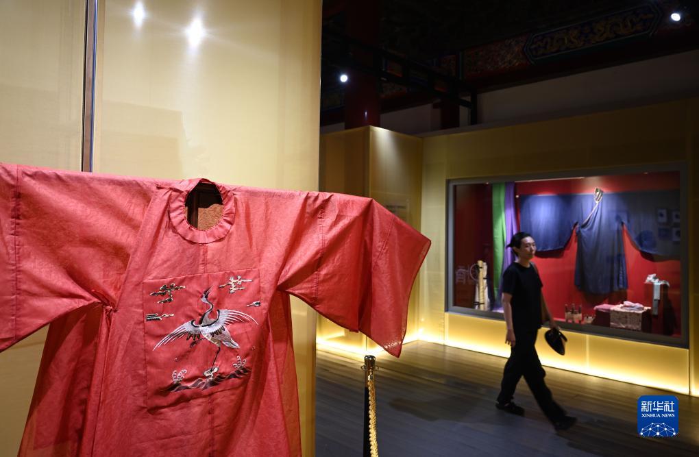 传统织染绣艺术与生活展在北京景山公园开幕