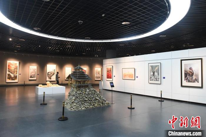 “交融·共生”首届中国—东盟美术作品双年展在南宁开展