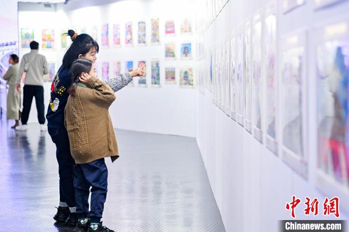2023“多彩世界·世界文化遗产”国际青少年绘画邀请展开幕