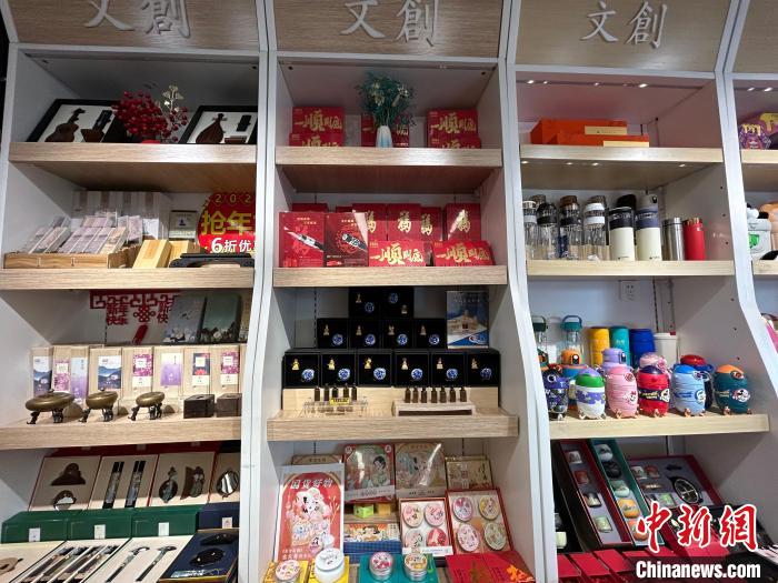 (新春见闻)书香中的年味:多彩“文化大餐”迎新春