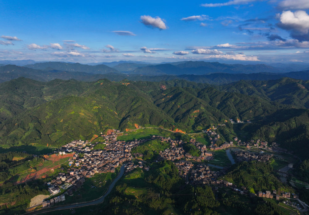 文化中国行丨平岩村：侗寨笙歌奏唱富村强音