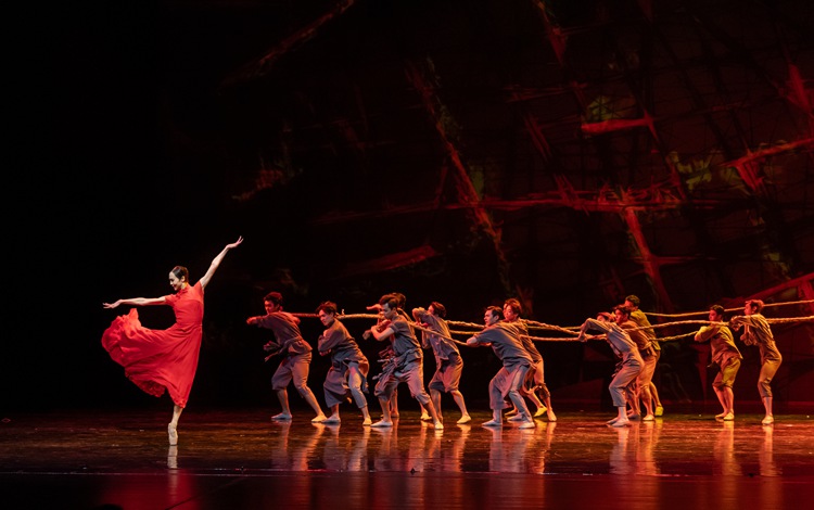 芭蕾舞剧《归来红菱艳》焕新升级赢口碑