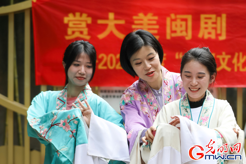 【何以中国】福建福州：“古厝+展演”，乐享非遗之美
