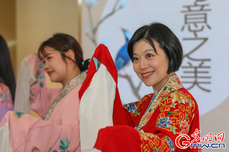 【何以中国】福建福州：“古厝+展演”，乐享非遗之美