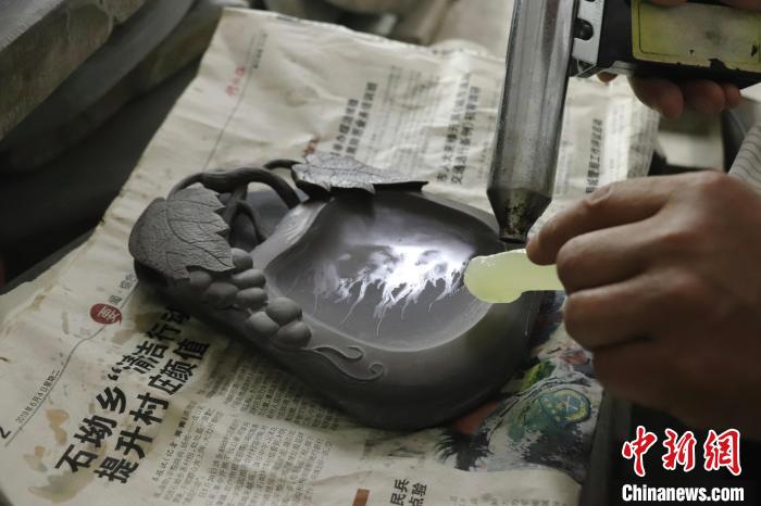 一方精砚岁余工 探寻江西修水贡砚制作技艺