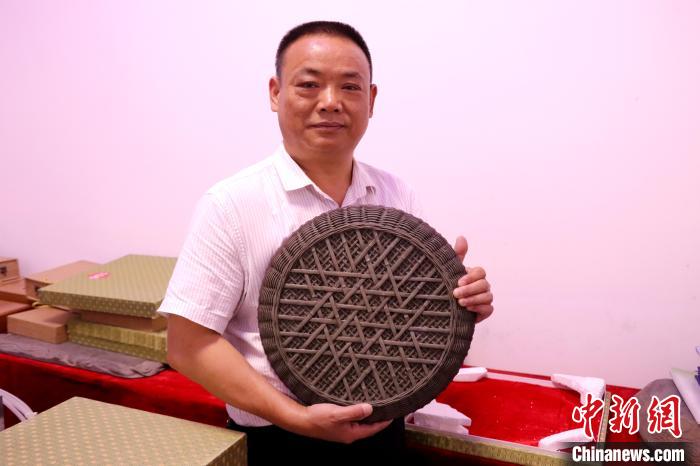 一方精砚岁余工 探寻江西修水贡砚制作技艺