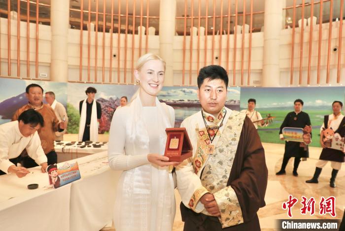（文化中国行）千年瑰宝甘南藏族唐卡“破圈”成新宠