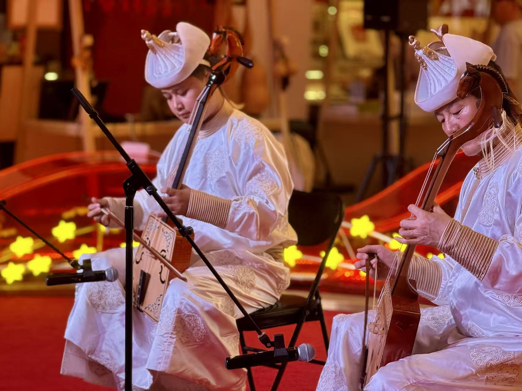 呼麦、马头琴、烫画……北京民族文化宫内刮起浓浓草原风