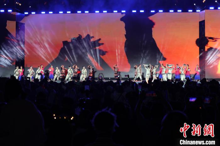 中国最北城市漠河迎来第35个北极光节