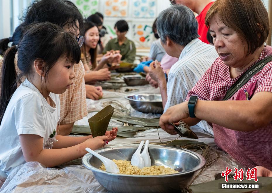 香港“非遗月”处处有“非遗” 香港“非遗月”处处有“非遗”