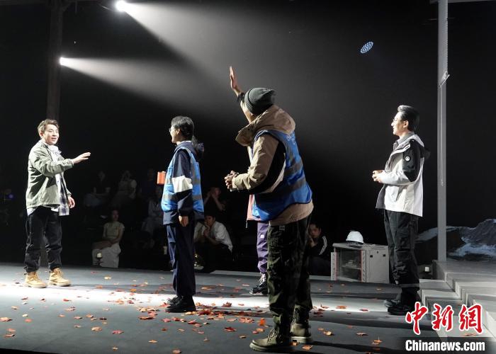 中国科技馆首部原创沉浸式舞台剧《文明的烛火》开启新疆巡演