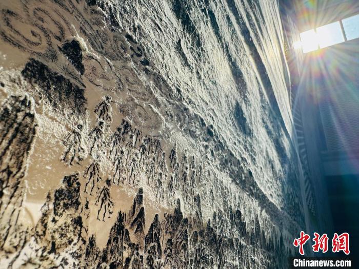 首届高等院校版画艺术展在湖北襄阳开展