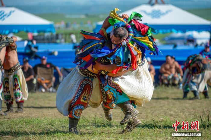 (寻味中华|非遗)蒙古族搏克:摔跤之力在腰,决胜之智在心