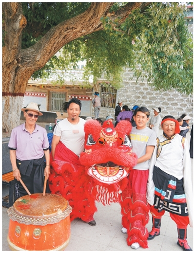 高原狮舞 舞出红火