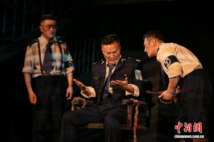 国话经典《死无葬身之地》以残酷美学掘人性哲思、谱胜利终章