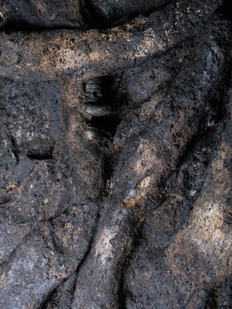 技术突破!文物医生成功“加固”三星堆象牙,国宝终可直面公众