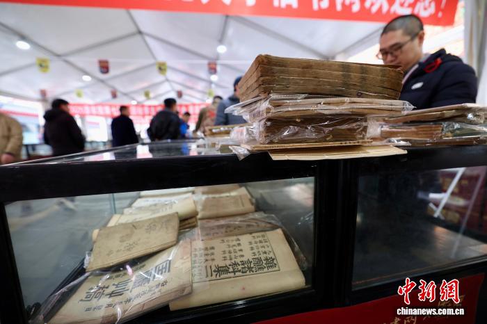 第七届全国秋季古旧书博览会北京潘家园启幕