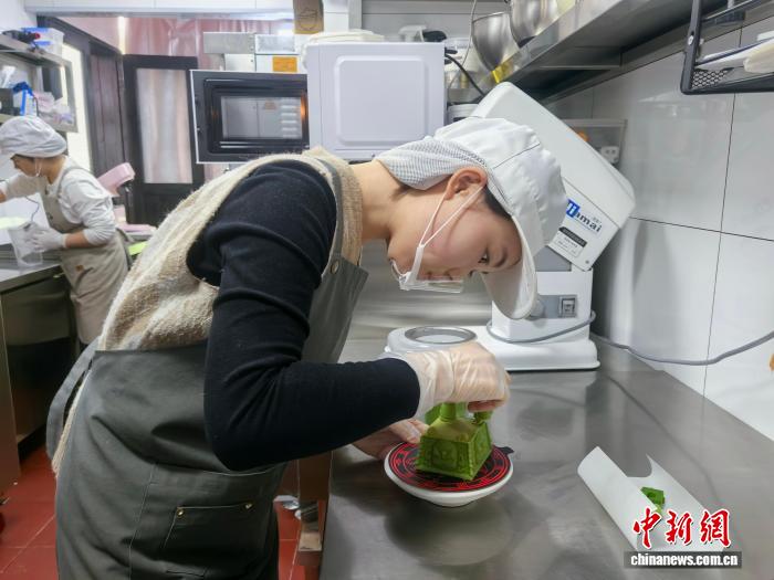 文物化身“掌中餐” 中国多地博物馆成年轻人新“社交餐桌”