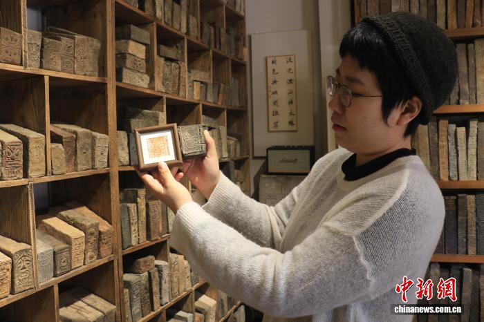 浙江“95后”青年让古砖“潮”起来