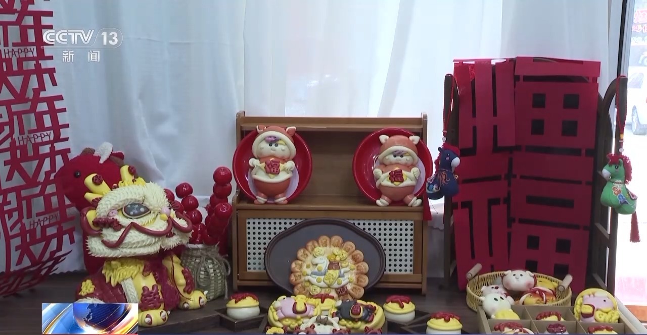 当马年遇上传统手艺:花馍“蒸”福 烙画“绘”吉祥