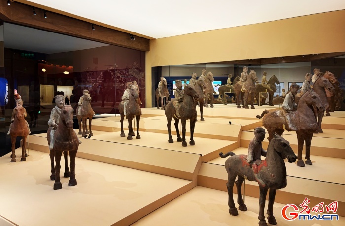 【组图】马騳骉騛……这场文化展“万马奔腾”