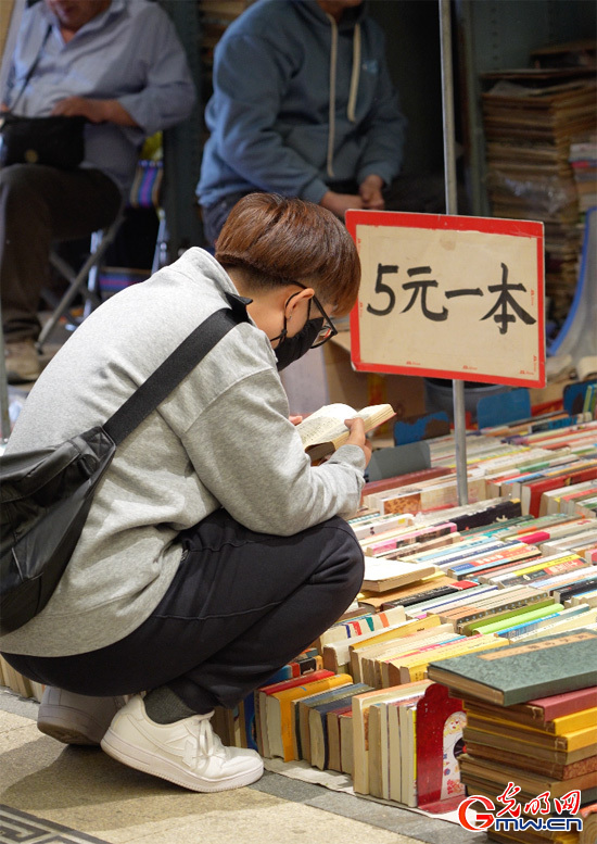 数字时代,旧书“绘出”全民阅读新图景 数字时代,旧书“绘出”全民阅读新图景