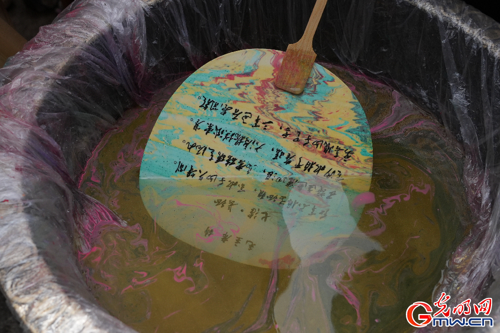 江西南昌：长征精神在指尖与诵读中传承