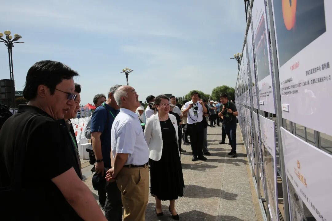 光影镌刻时代华章 镜头坚守摄影初心|2025年度人民摄影“金镜头”新闻摄影作品评选颁奖典礼圆满落幕