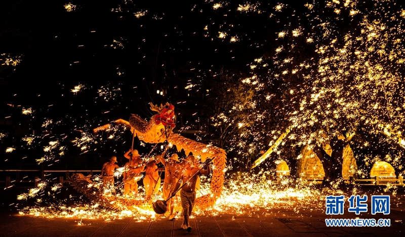 【网络中国节·春节】寻味名家笔下的年俗