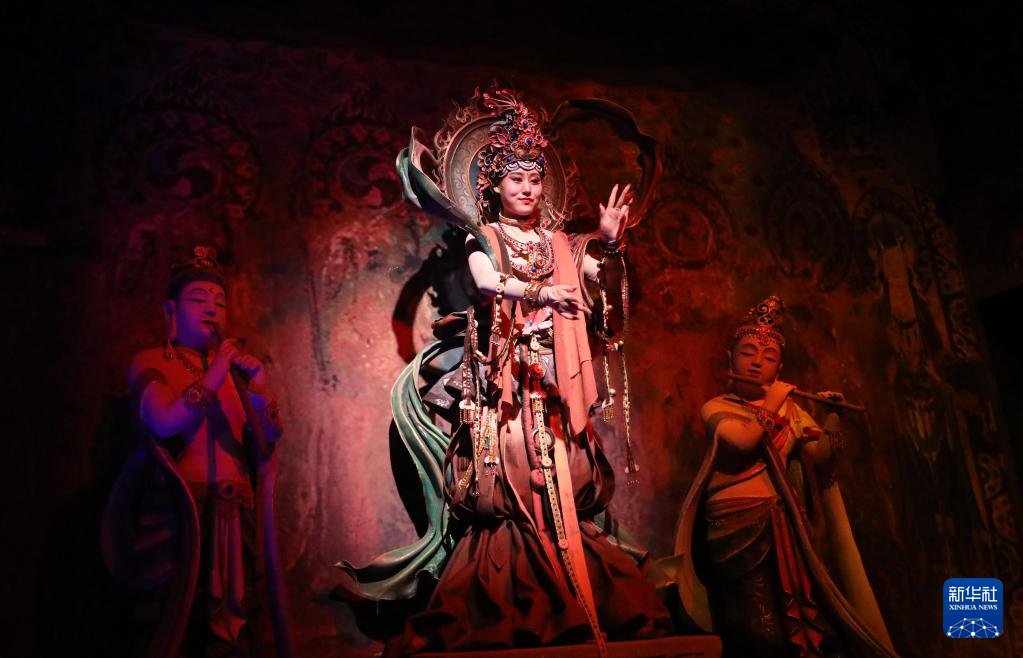 大型洞窟式沉浸体验剧《乐动敦煌》精彩上演
