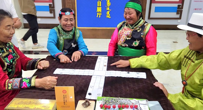 【石榴花开 籽籽同心】唱不尽的草原故事：内蒙古巴林右旗活态传承《格斯尔》