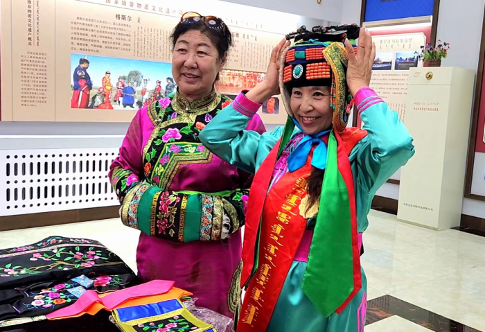 【石榴花开 籽籽同心】唱不尽的草原故事：内蒙古巴林右旗活态传承《格斯尔》